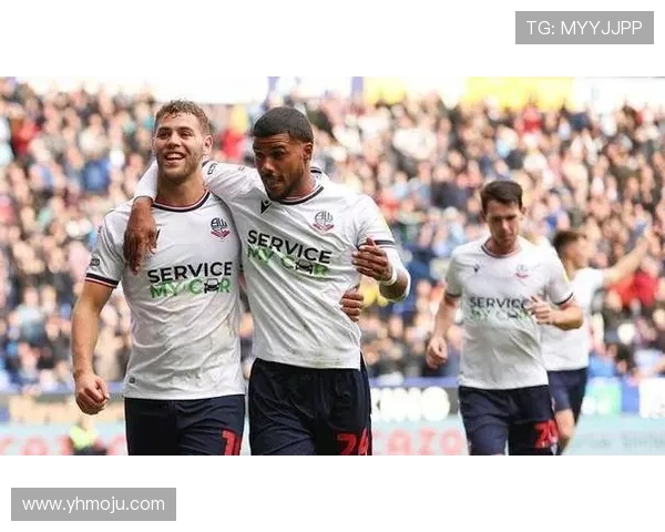 伯顿与巴恩斯利激战回顾双方精彩表现与战果分析