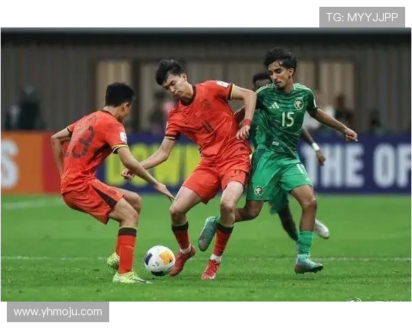 国足与乌兹别克斯坦激战正酣比分直播全程追踪精彩瞬间不容错过